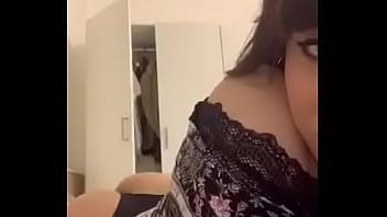 Abspielen Italienisches Teen wackelt mit dem Arsch für ameporn