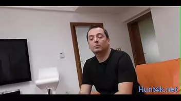 Putar Wanita seksi menikmati monster pengepakan besar membantingnya