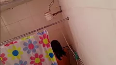 Afspelen Sexy Latina buurvrouw Nataly betrapt op verborgen camera