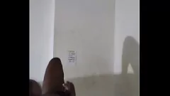 播放 天蝎座的独奏高潮：一堂棘手的游泳课