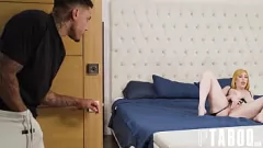 play Hardcore Roommate Caper: Petite MILF Lauren Phillips Gets Air Thugger's Big Dick