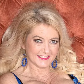 Star du porno Rheina Shine