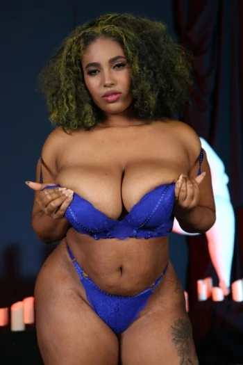 Star du porno Thayana Babyy